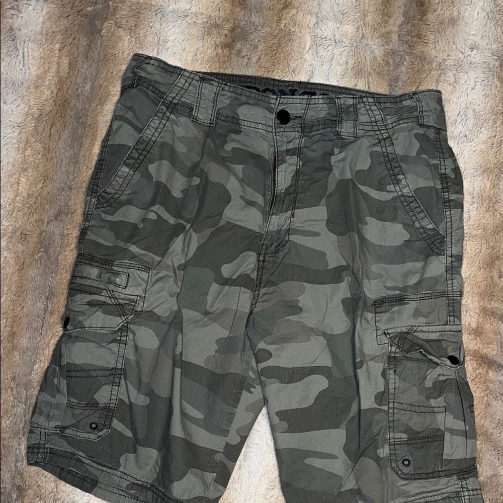 Men's Green Camouflage Cargo Shorts